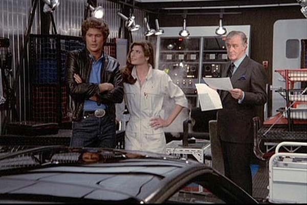 Michael, Bonnie y Devon junto a KITT