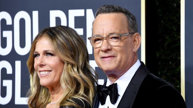 Rita Wilson y Tom Hanks en los Globos de Oro